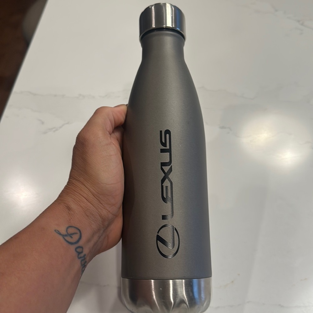LEXUS 17fl Oz water bottle